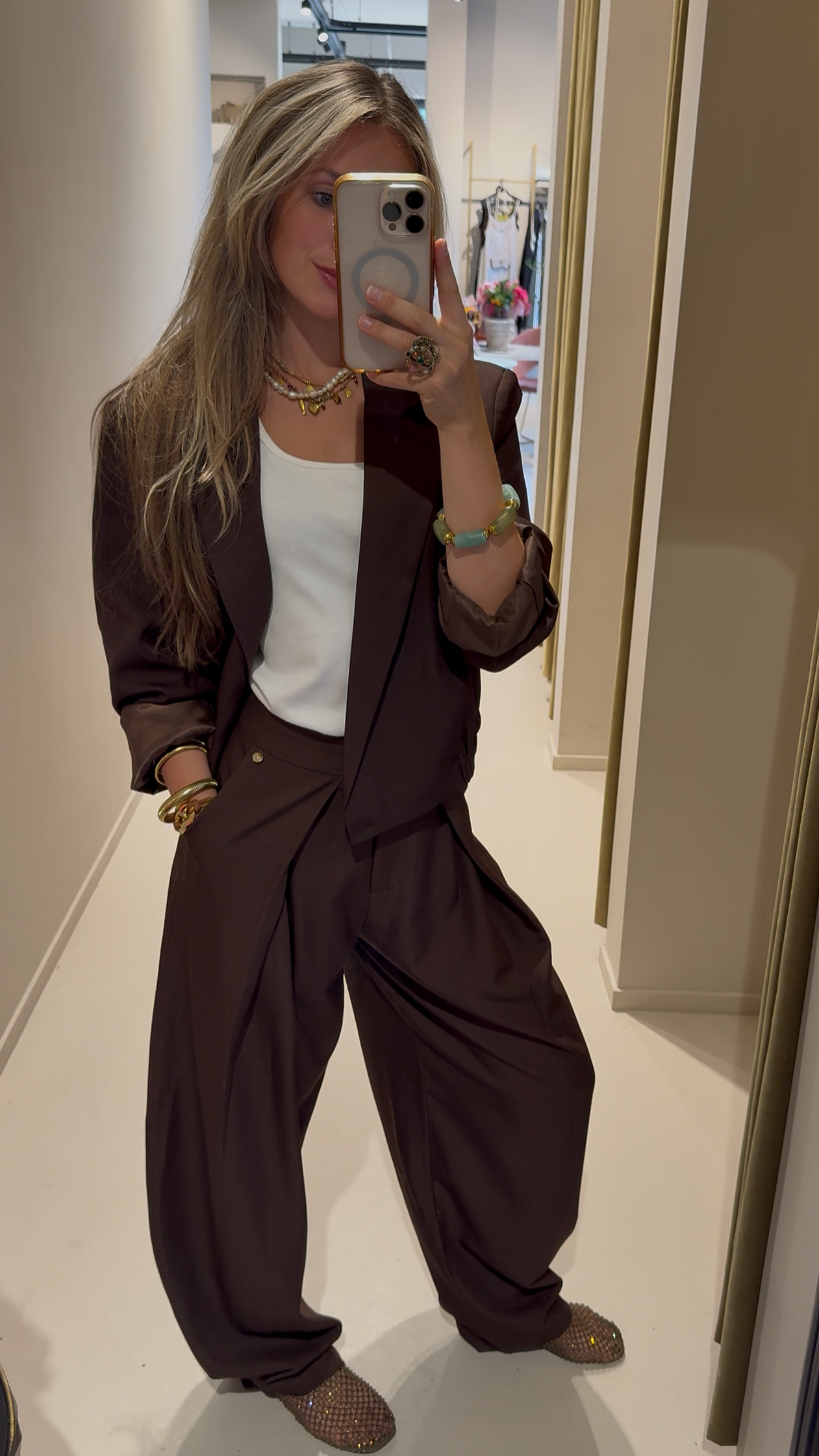 Pantalon met plooi detail - bruin