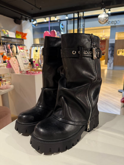 Omslag biker boots
