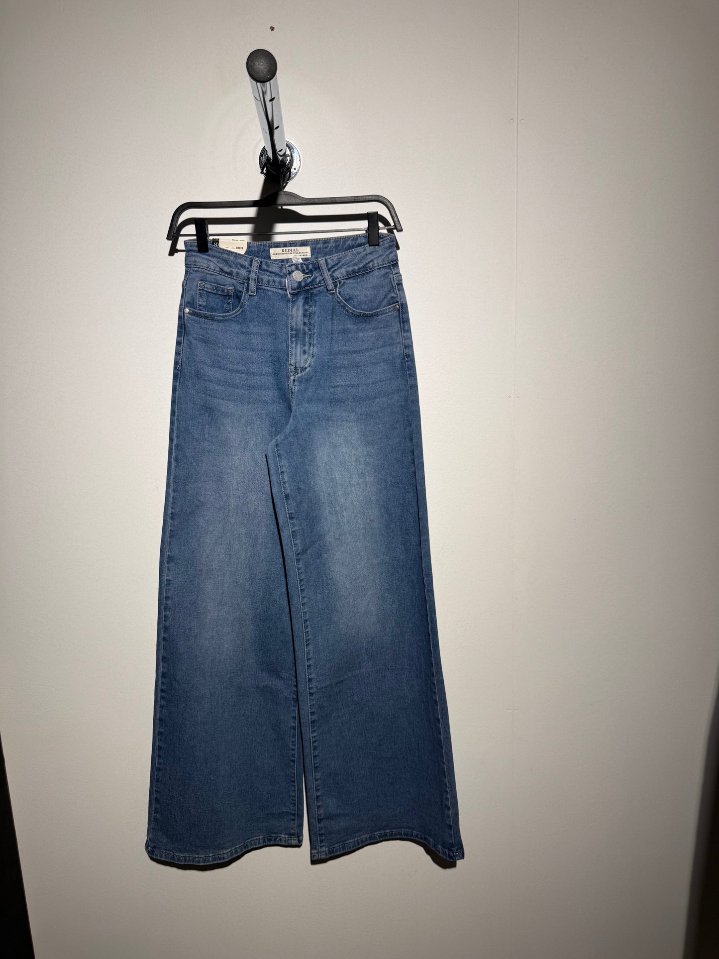 Redial extra wide leg