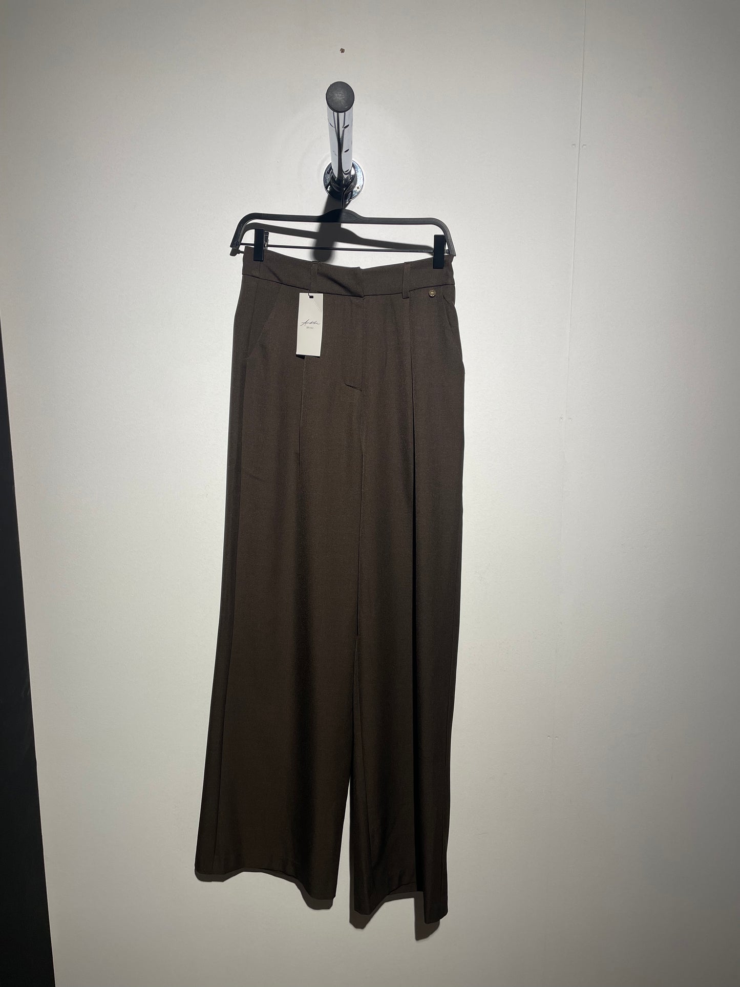 Ambika gris bruin
