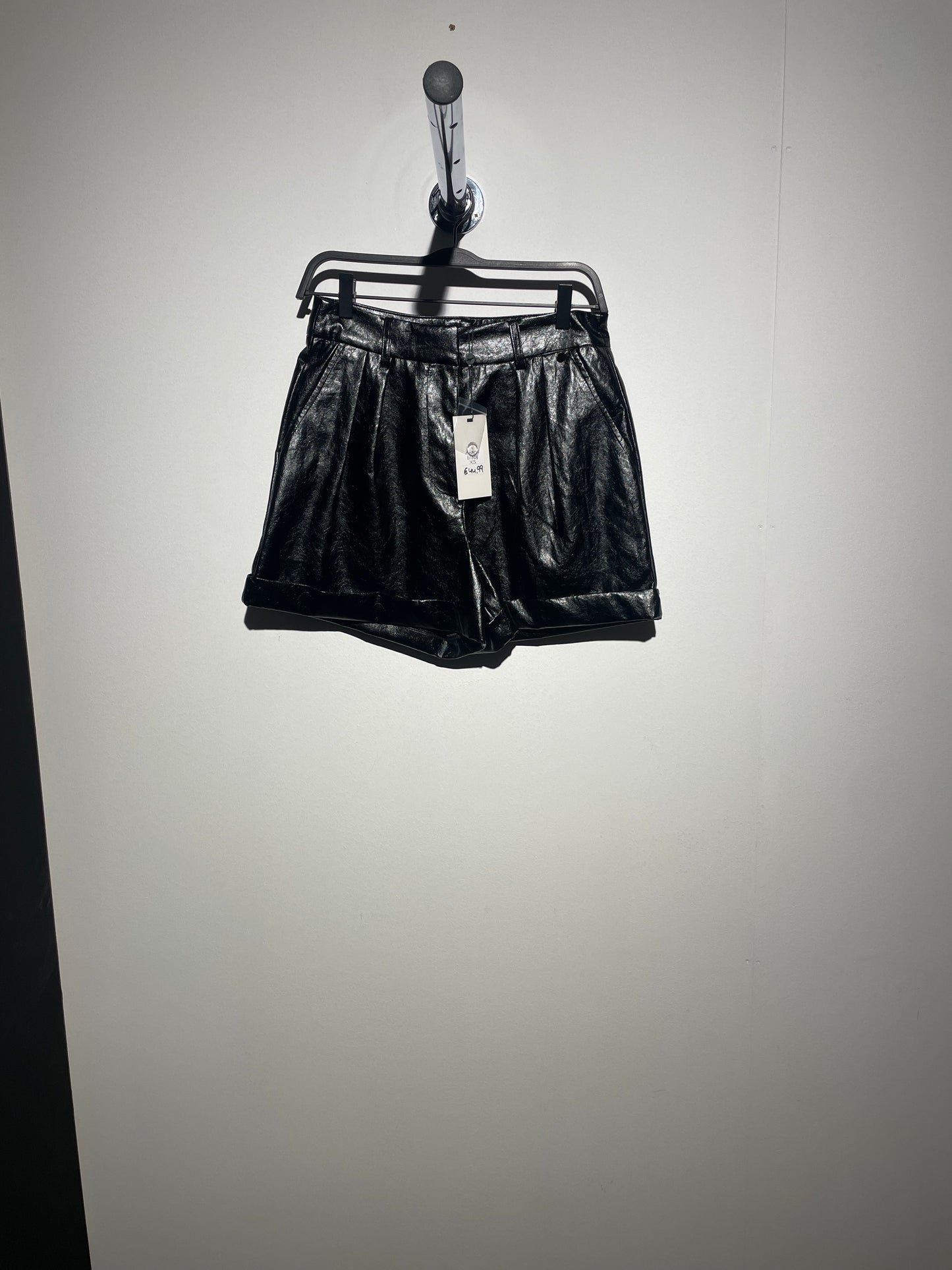 Ayca lak short