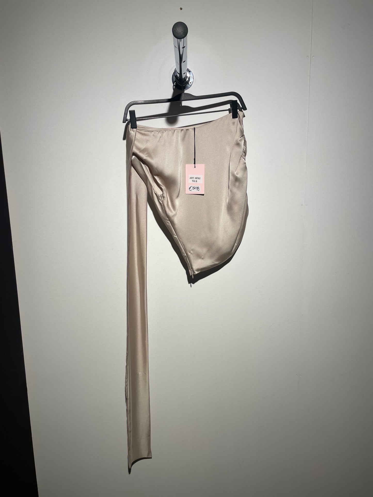 EP satin top scarf