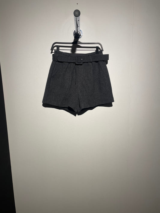 Knitted short grijs