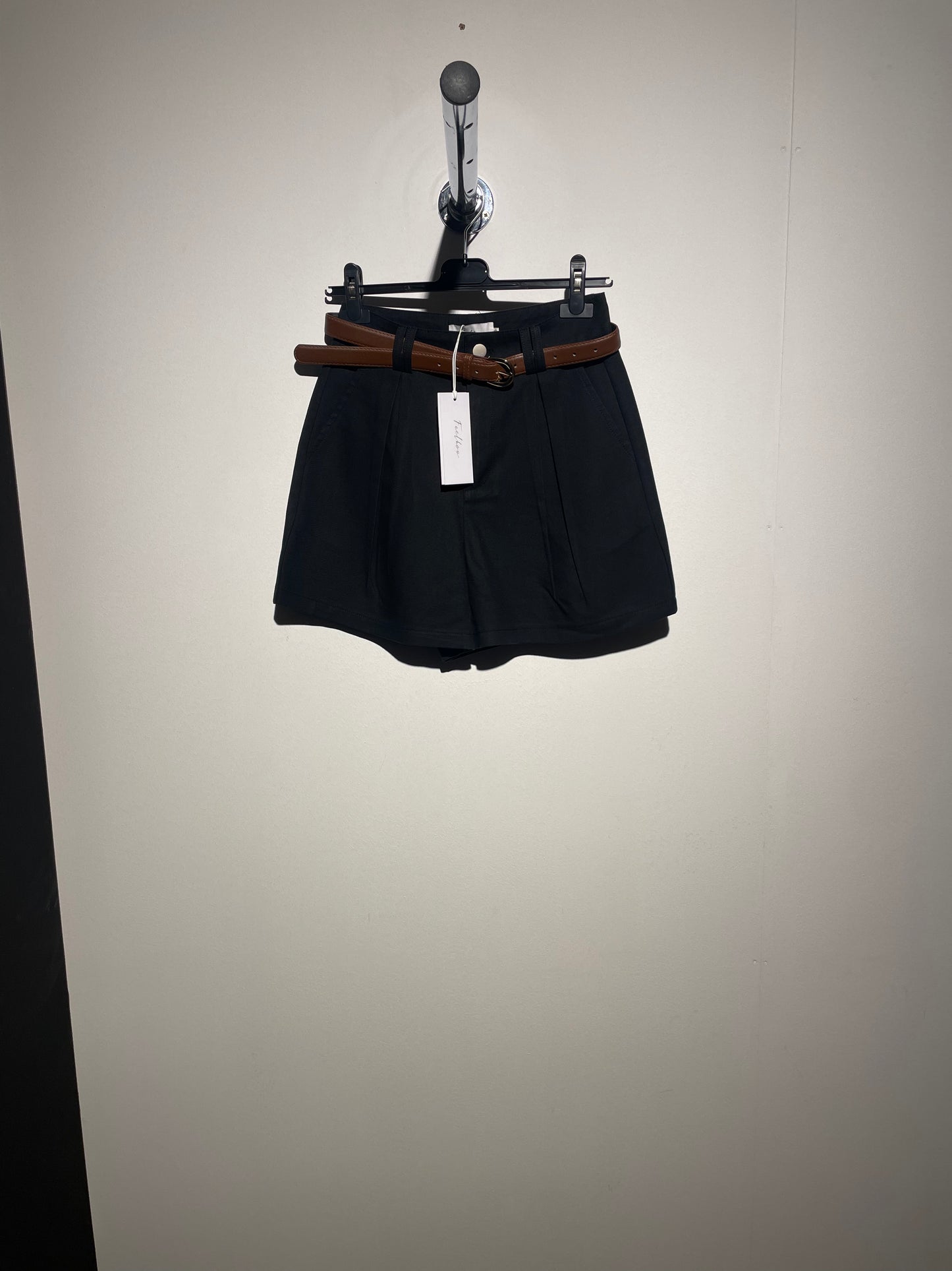 Feelkhoo short with belt