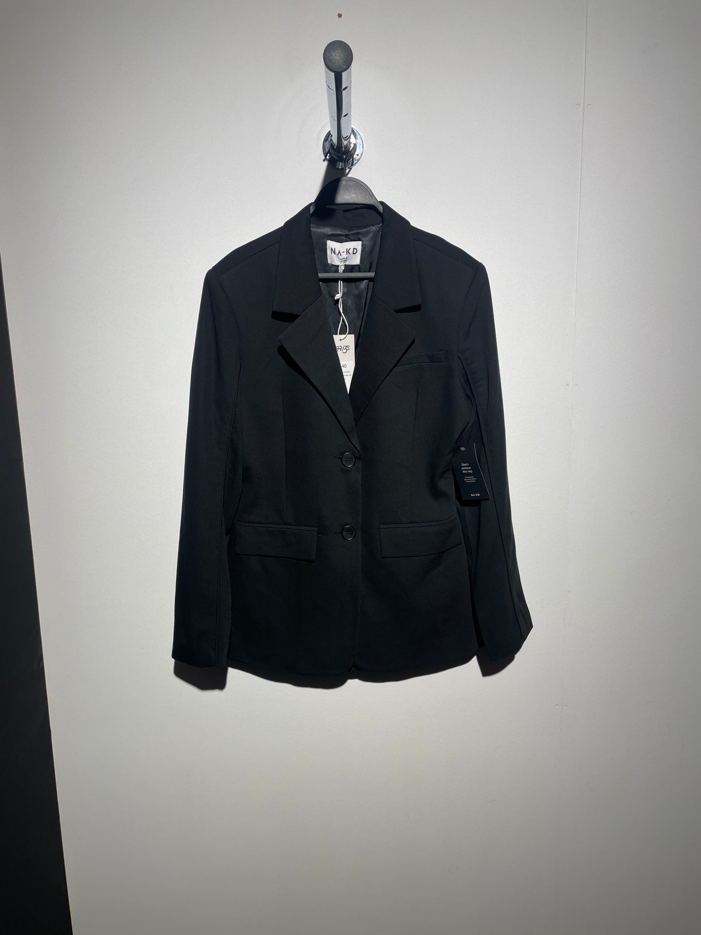 NA-KD cut out blazer